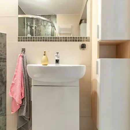 Apartament Violet Apartment