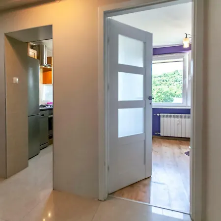 Apartament Violet Apartment *