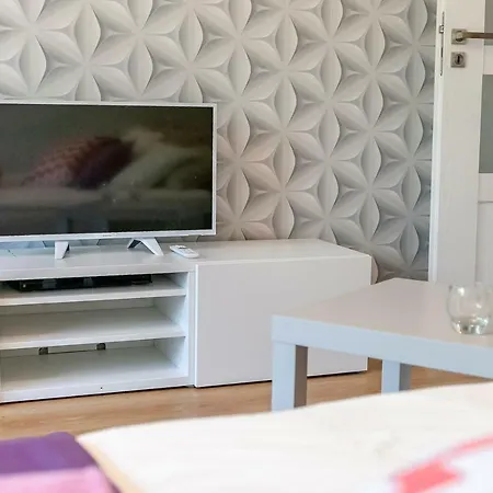 Apartament Violet Apartment *